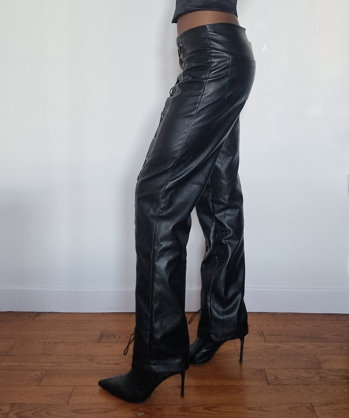 Pantalon lacé en cuir PU